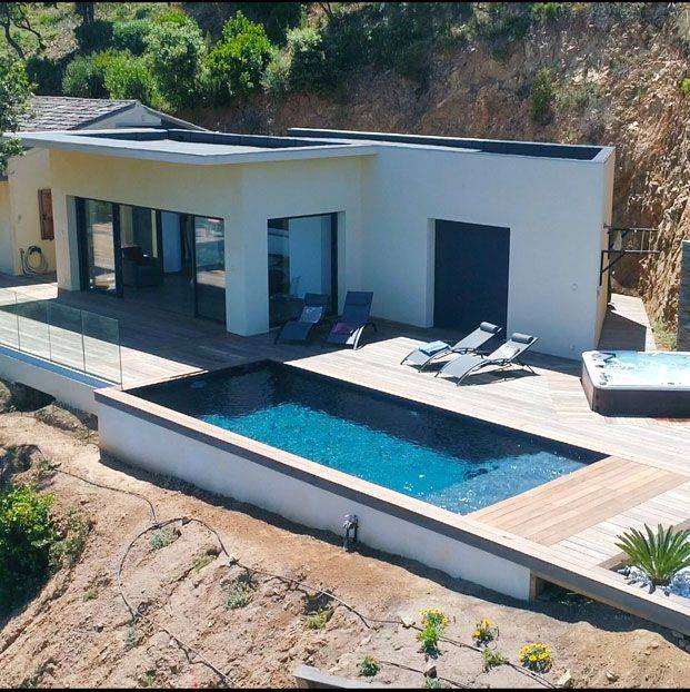 piscine béton armé sur pilotis pour terrains complexes 