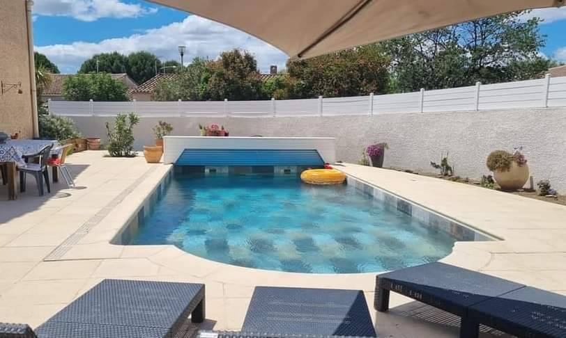 Haut-Parleurs Aquatiques à Encastrer : Une Expérience Sonore Unique pour votre Piscine