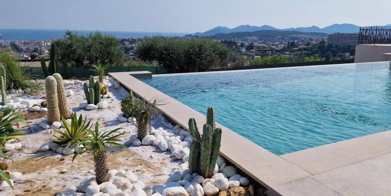 Piscine béton armé monobloc Var