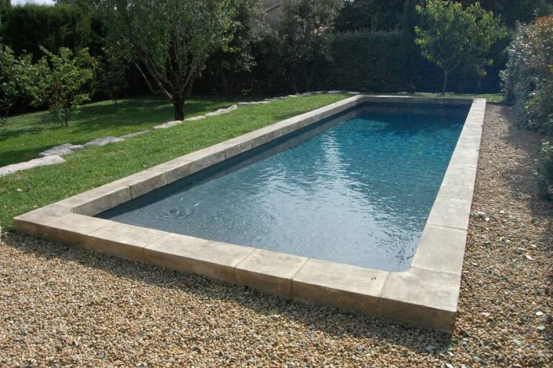 Rénovation structurelle en piscine béton armé : la solution Batibloc pour corriger les défauts d'étanchéité et renforcer la pérennité de votre bassin.