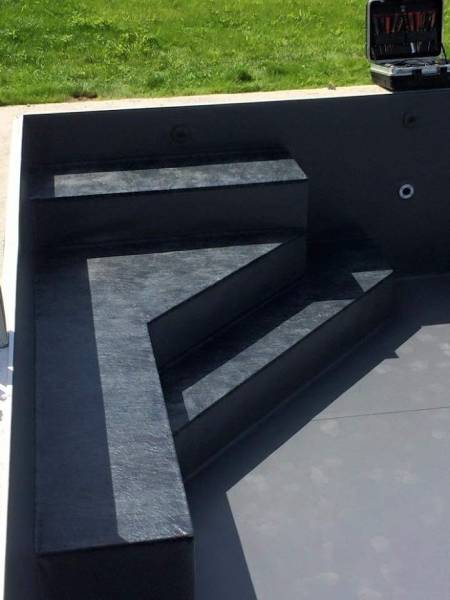 Rénovation d'une piscine en PVC armé dans le Var