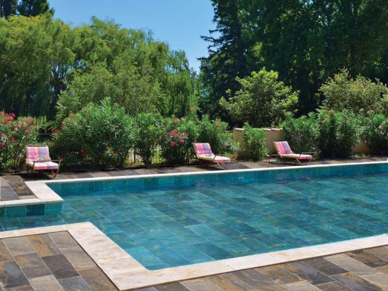 Piscine béton armé forme libre sur mesure