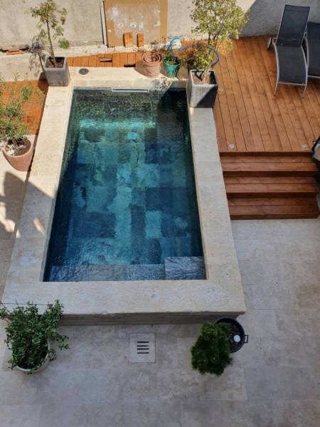 Construction Batibloc : mini piscine béton monobloc haut de gamme